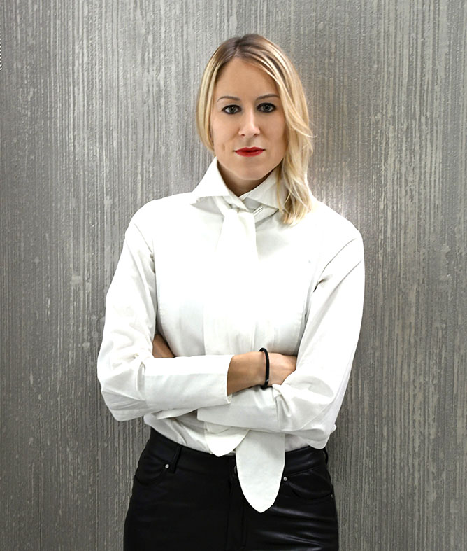 KARIN SCHENA